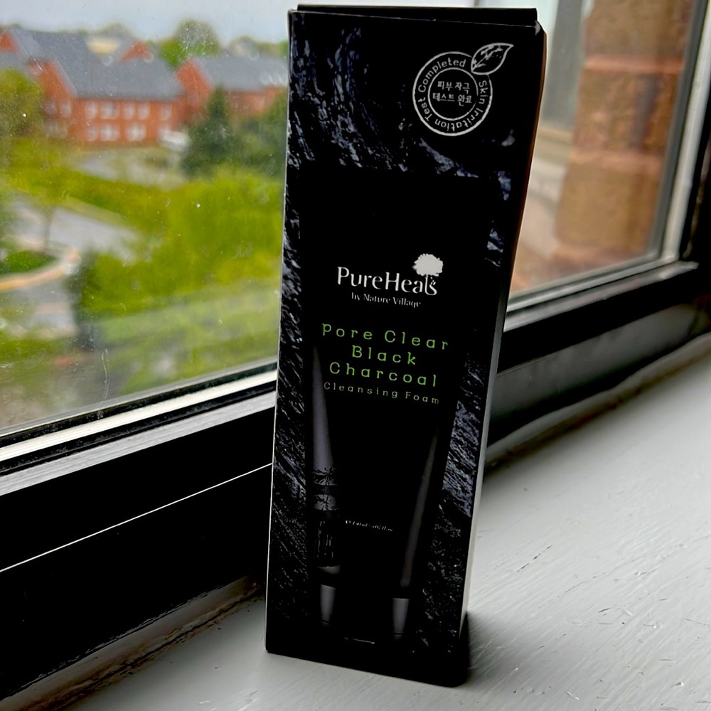 Cleansing foam PURE HEALS